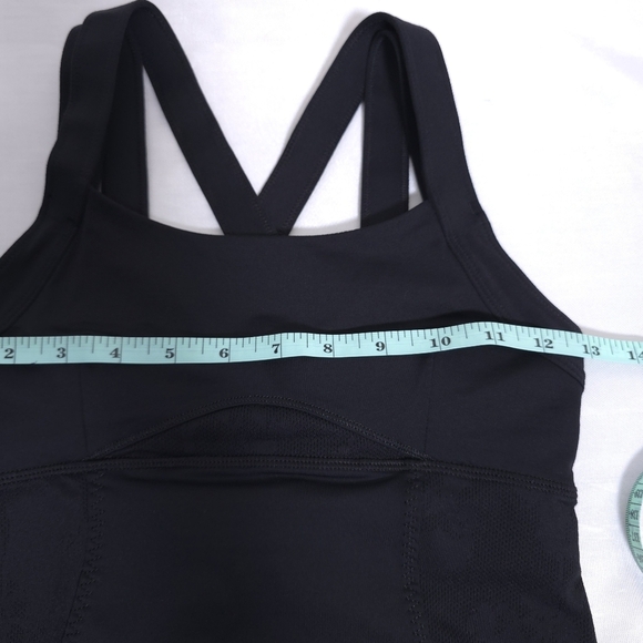 Lululemon Chaturanga Jacquard Mesh Panels Black Tank Size 4 - Picture 8 of 13